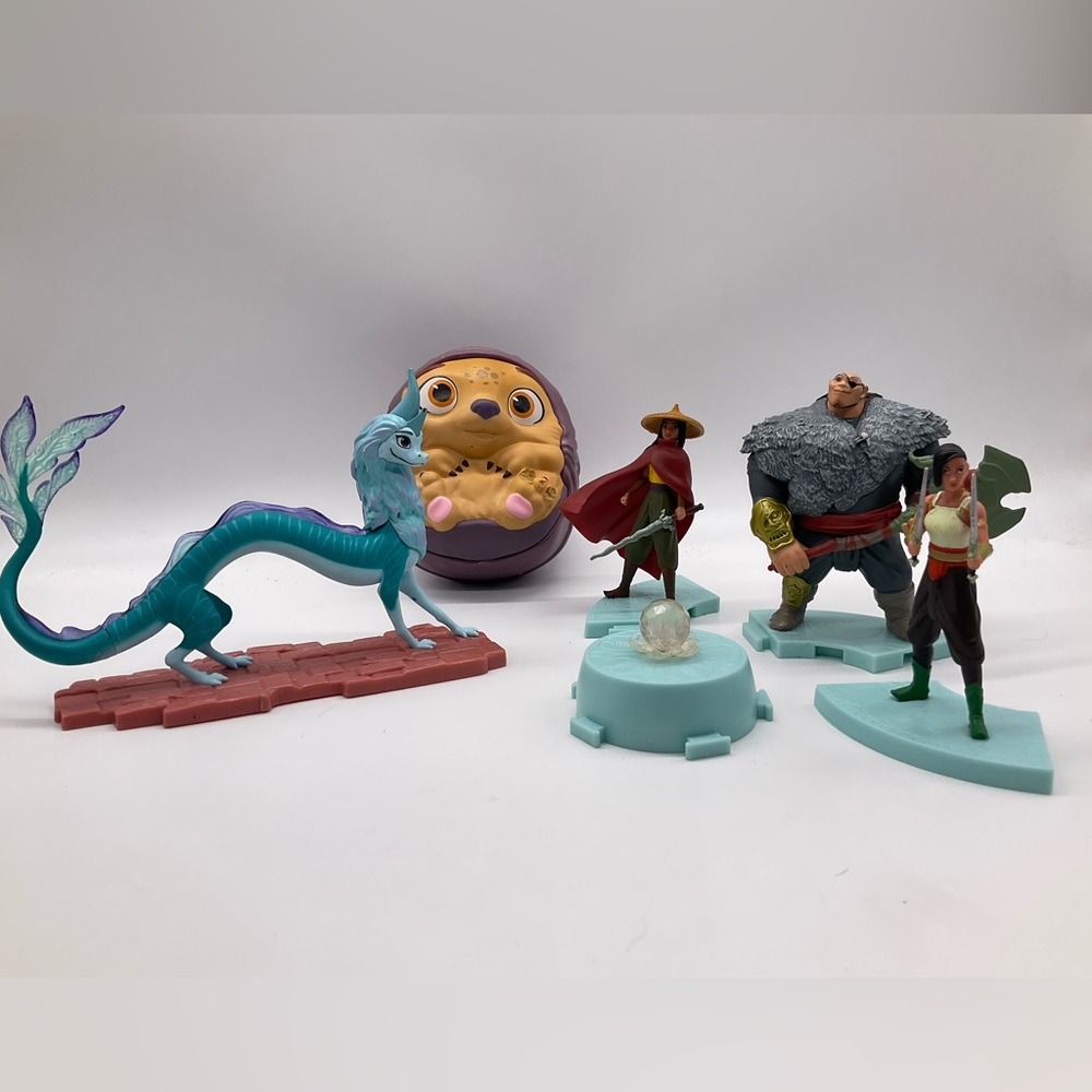 DISNEYS RAYA‎ AND THE LAST DRAGON FIGURINES